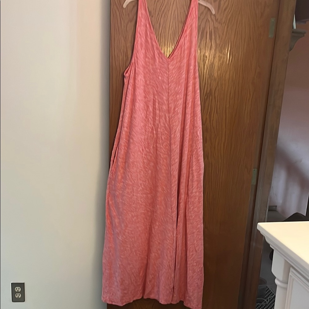 Flowy Red and White Sleeveless Lou & Grey Dress